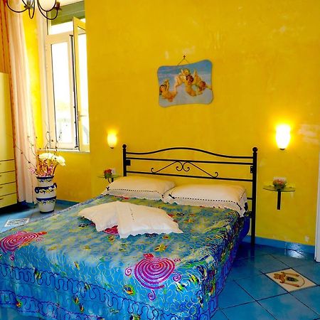 Bed and Breakfast Dimora Carlo III Vietri sul Mare Номер фото