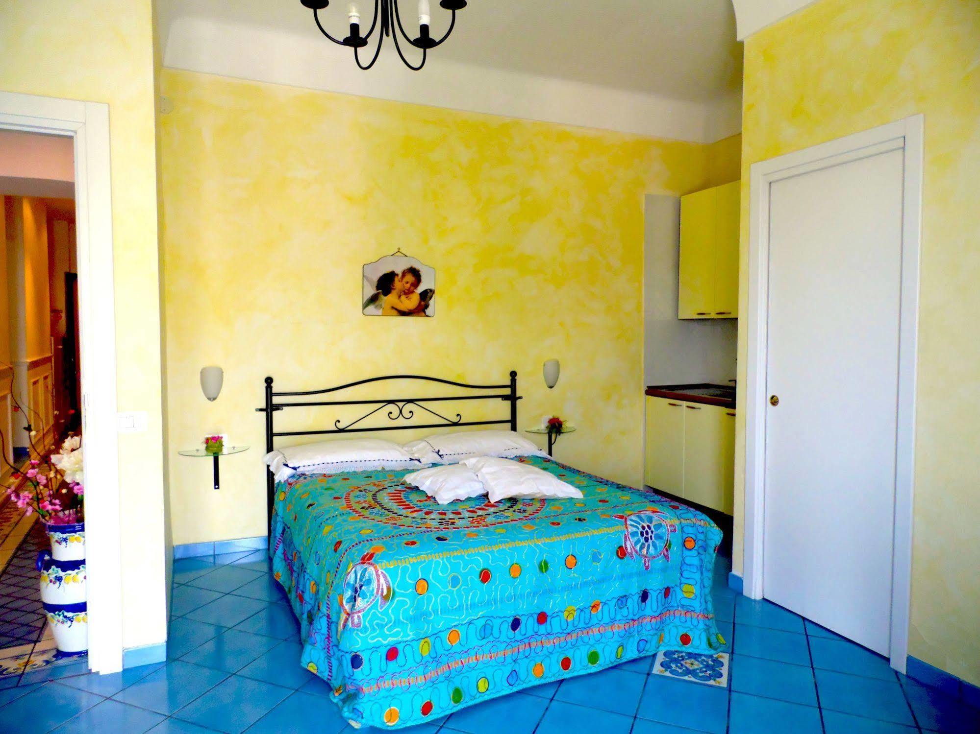 Bed and Breakfast Dimora Carlo III Vietri sul Mare Екстер'єр фото