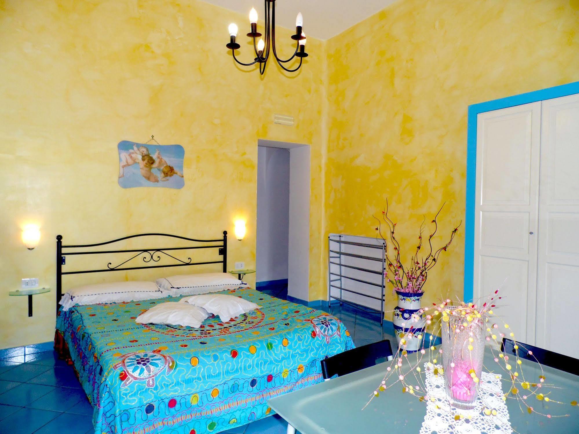 Bed and Breakfast Dimora Carlo III Vietri sul Mare Екстер'єр фото